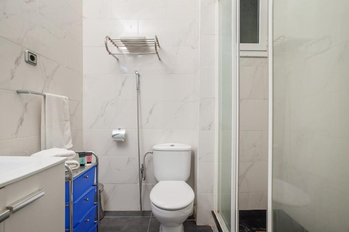 Next To Sagrada Familia 4-Bedroom Apartment Барселона Екстериор снимка