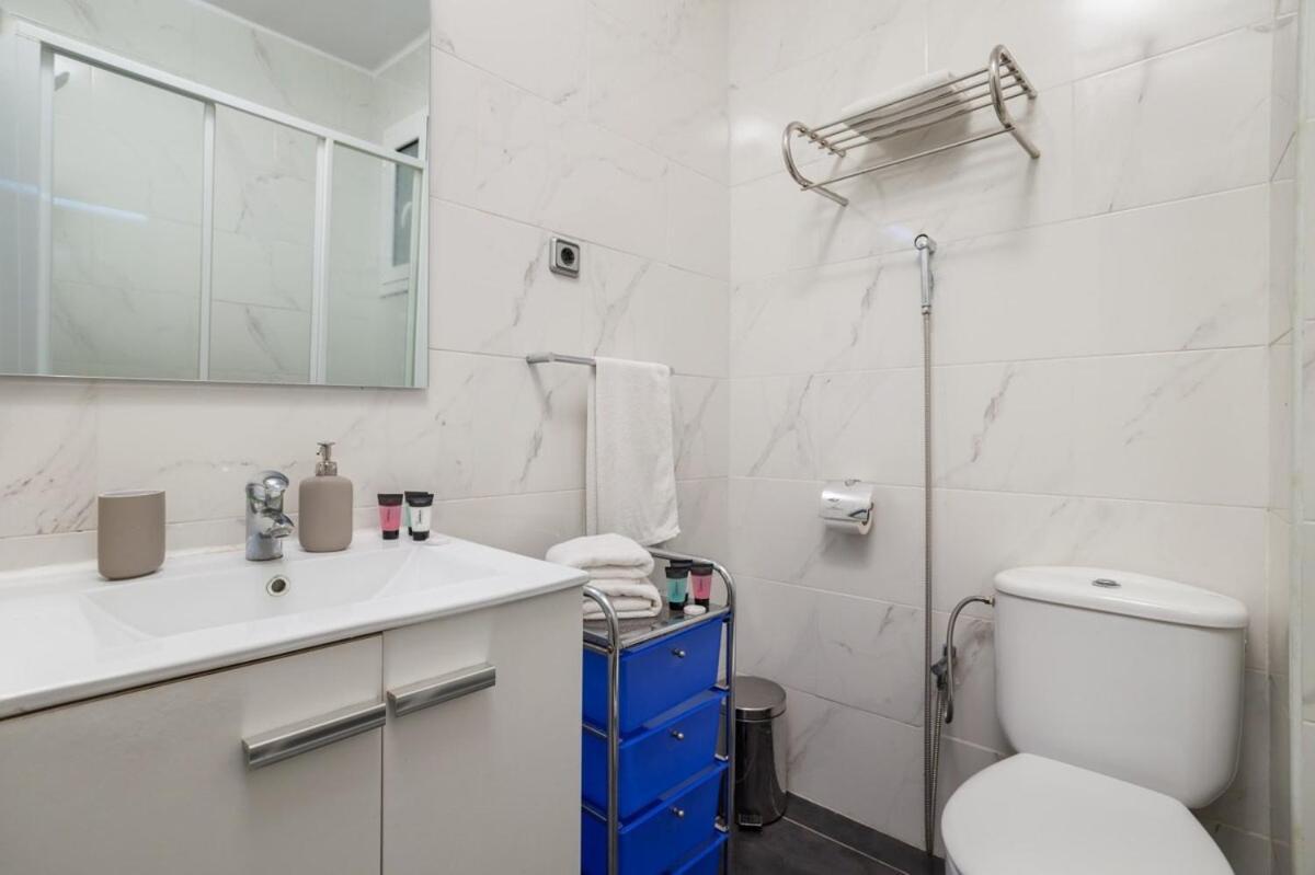 Next To Sagrada Familia 4-Bedroom Apartment Барселона Екстериор снимка