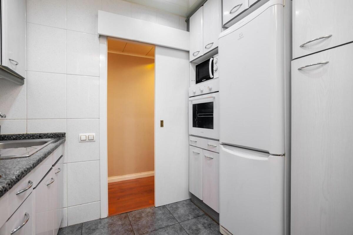 Next To Sagrada Familia 4-Bedroom Apartment Барселона Екстериор снимка
