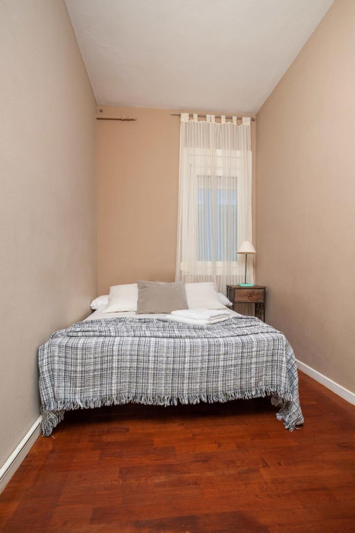 Next To Sagrada Familia 4-Bedroom Apartment Барселона Екстериор снимка