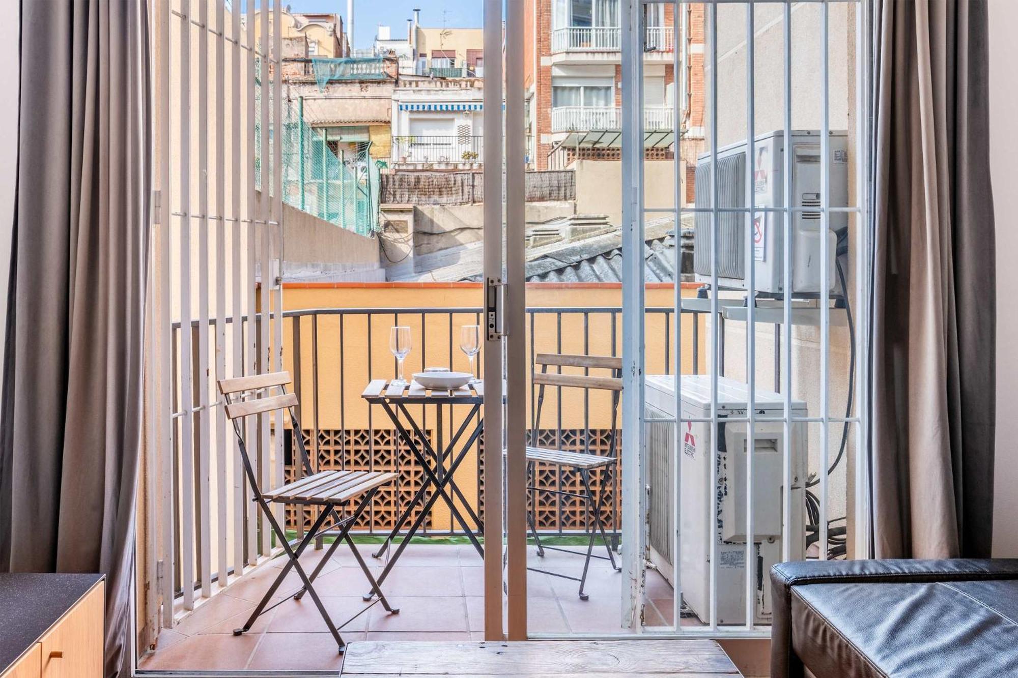 Next To Sagrada Familia 4-Bedroom Apartment Барселона Екстериор снимка