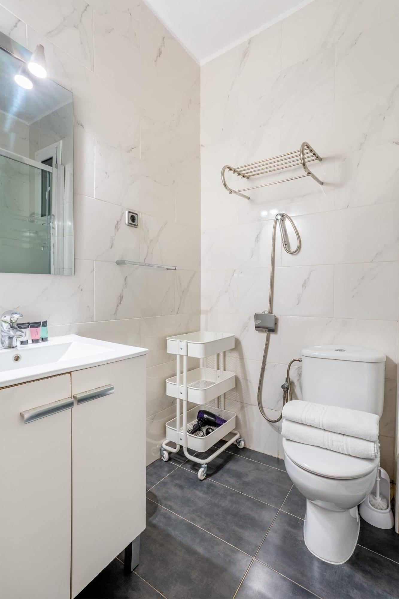 Next To Sagrada Familia 4-Bedroom Apartment Барселона Екстериор снимка