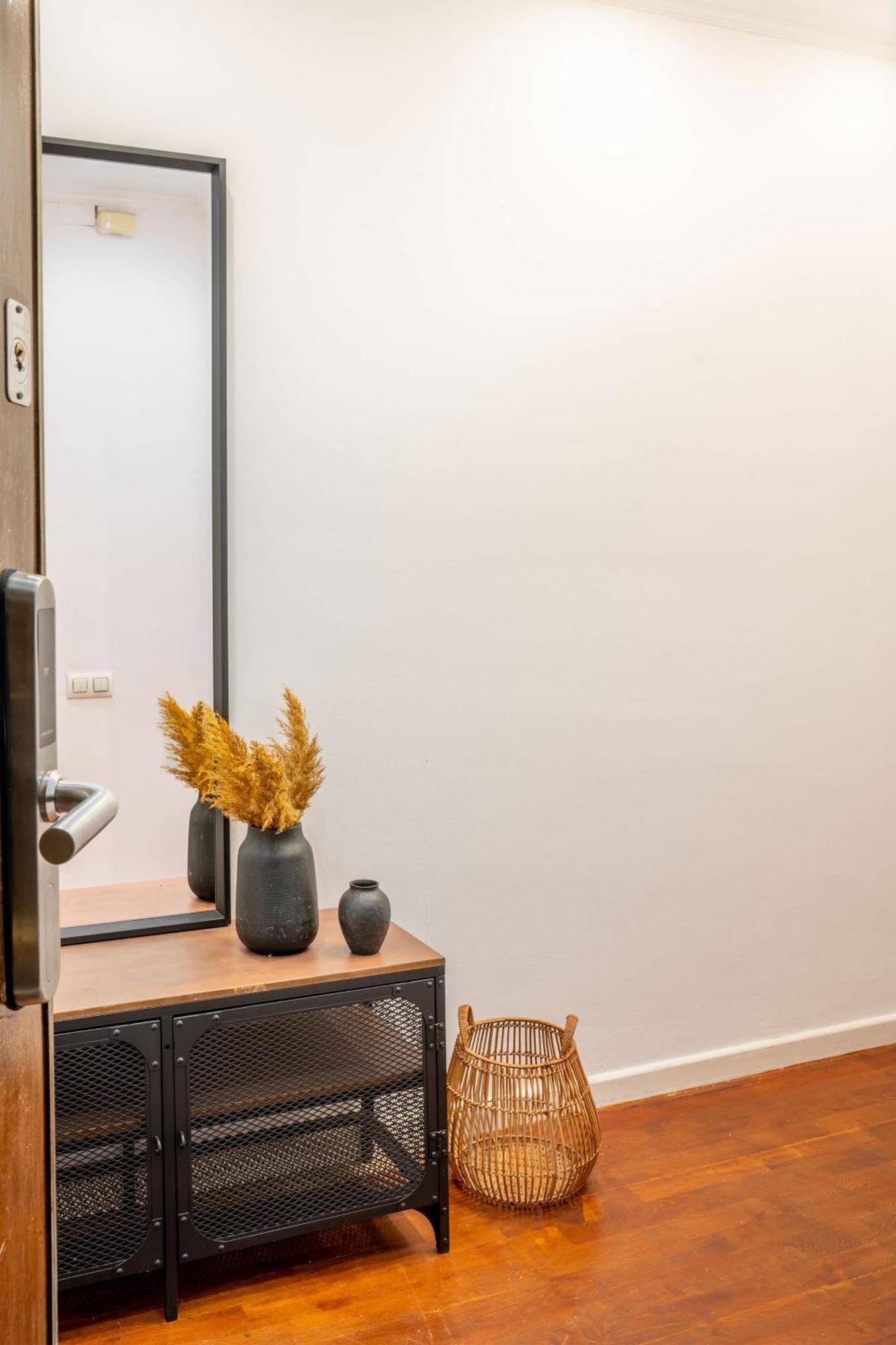 Next To Sagrada Familia 4-Bedroom Apartment Барселона Екстериор снимка