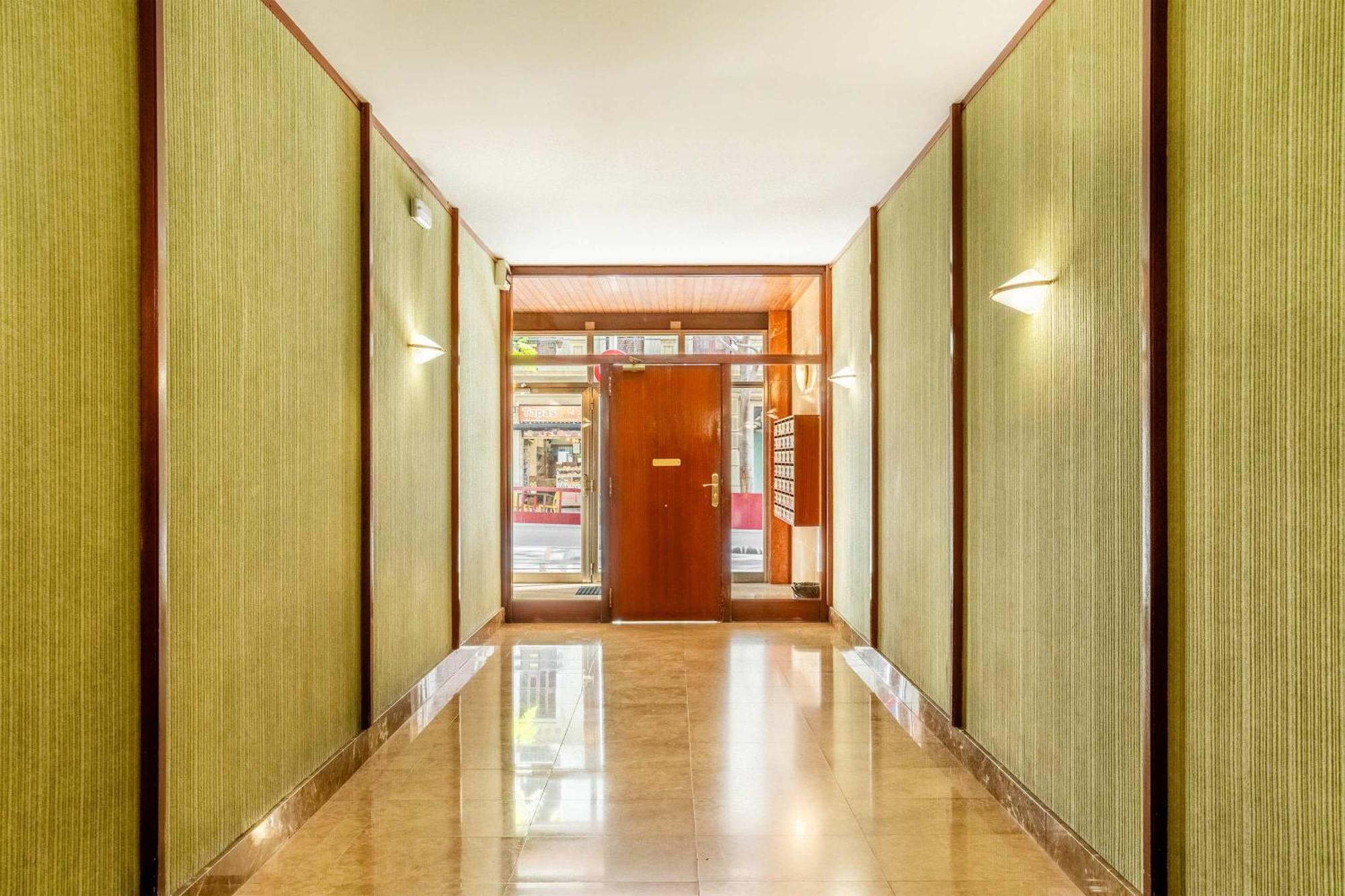 Next To Sagrada Familia 4-Bedroom Apartment Барселона Екстериор снимка